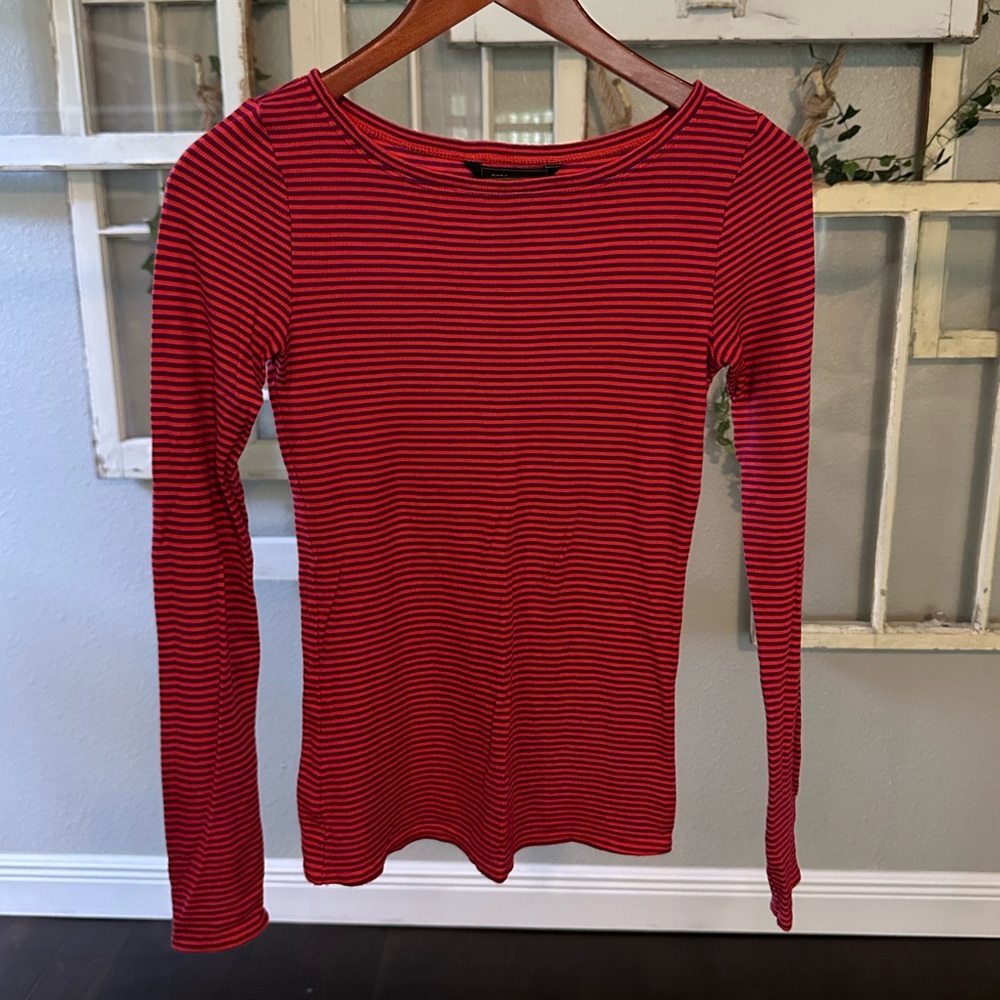 BCBG long sleeve T shirt